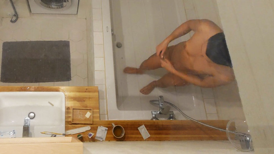 Spy cam hidden in the shower vents fan. Czech voyeru spy cam porn. - Voyeur porn 4K Ultra-HD 